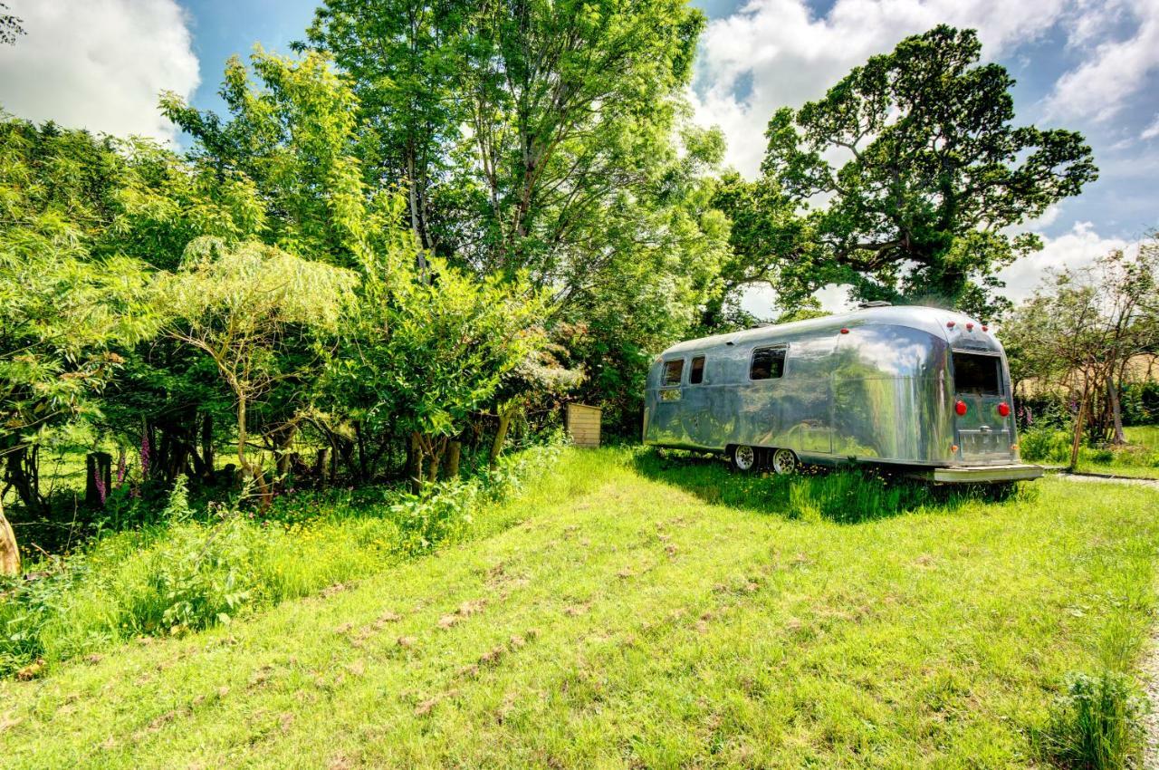 The Airstream Villa Penryn Bagian luar foto
