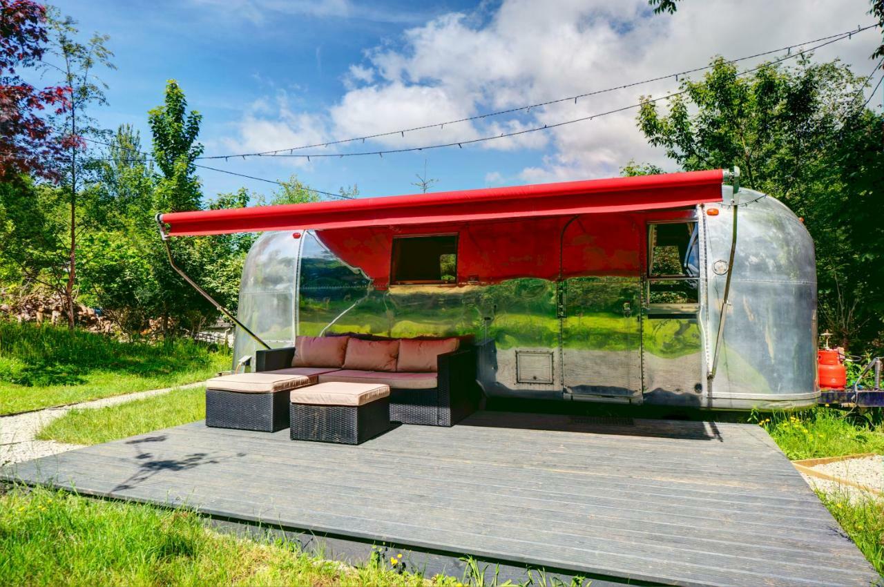 The Airstream Villa Penryn Bagian luar foto